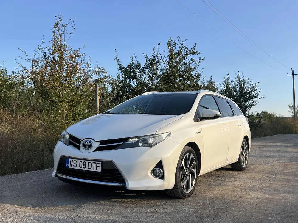 Fotografie: 2014 Toyota Auris