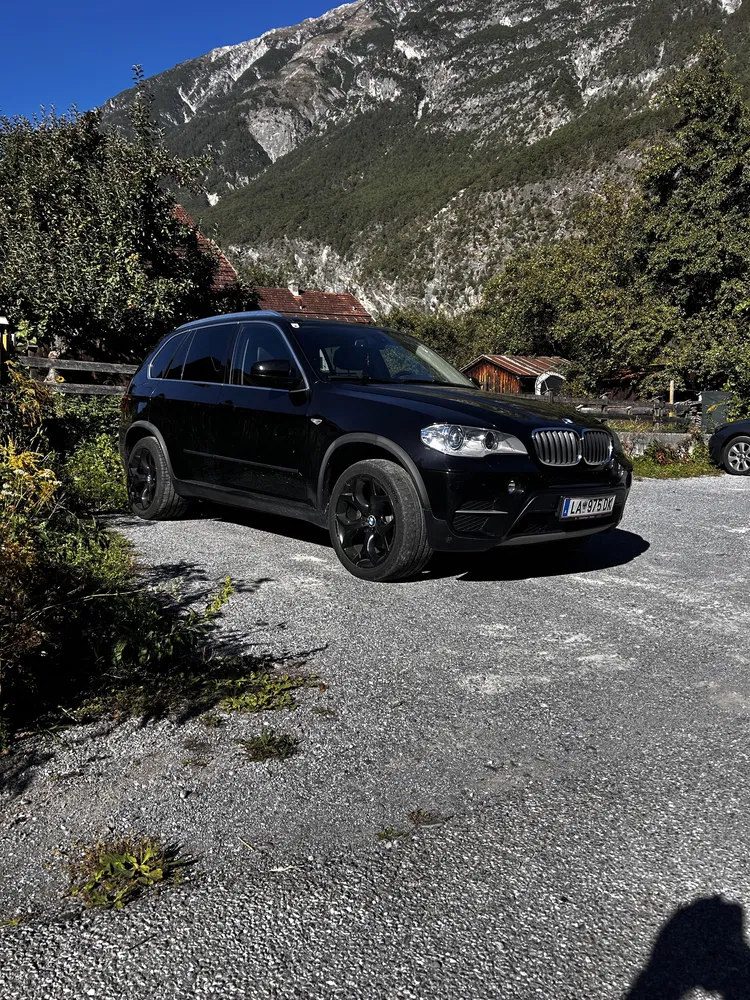 Fotografie: 2011 BMW X5 M