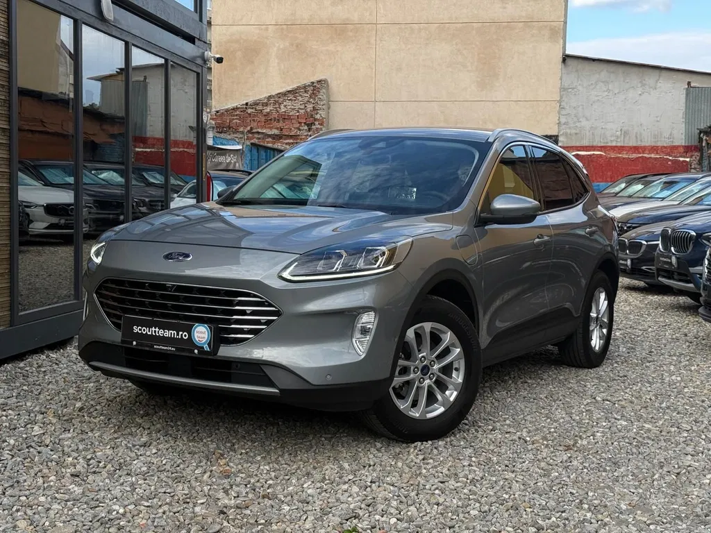 Fotografie: 2022 Ford Kuga