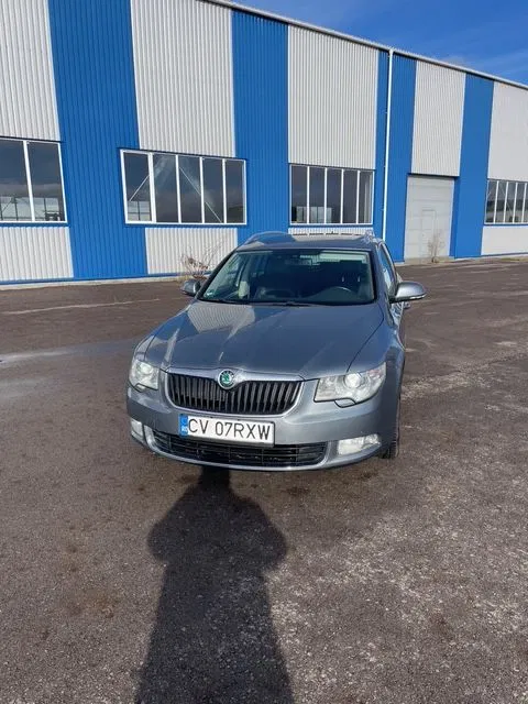 Fotografie: 2011 Skoda Superb