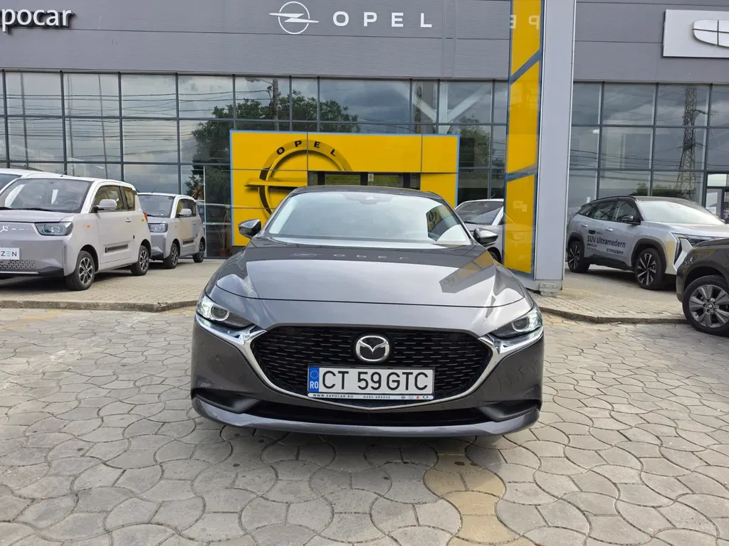 Fotografie: 2022 Mazda 3