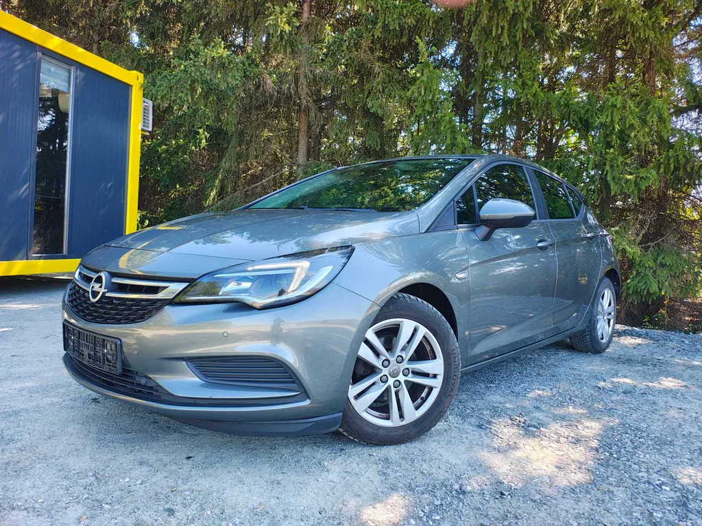 Fotografie: 2019 Opel Astra