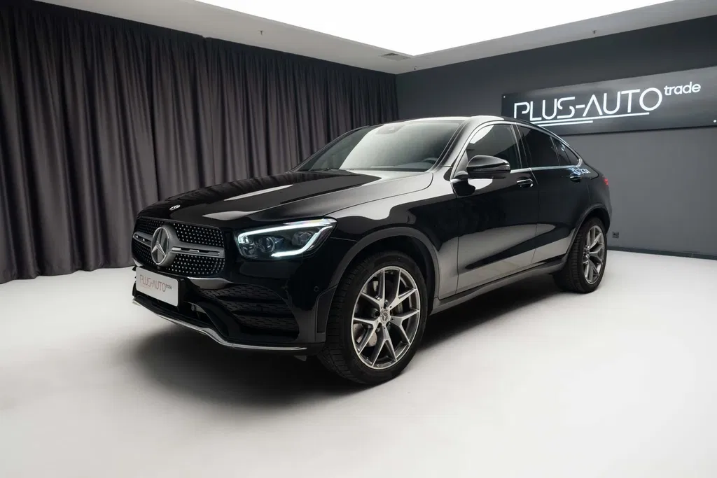 Fotografie: 2021 Mercedes-Benz GLC