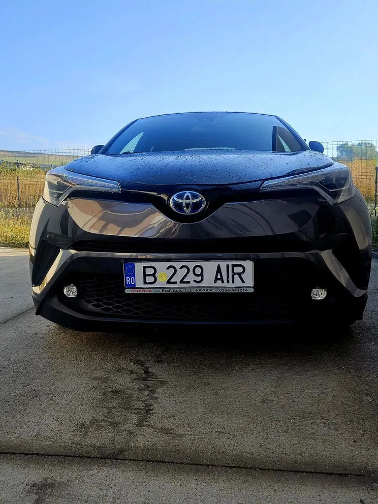 Fotografie: 2018 Toyota C-HR