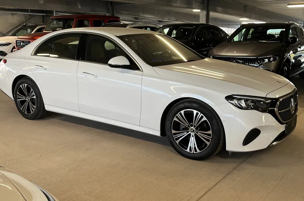 Fotografie: 2025 Mercedes-Benz E Class