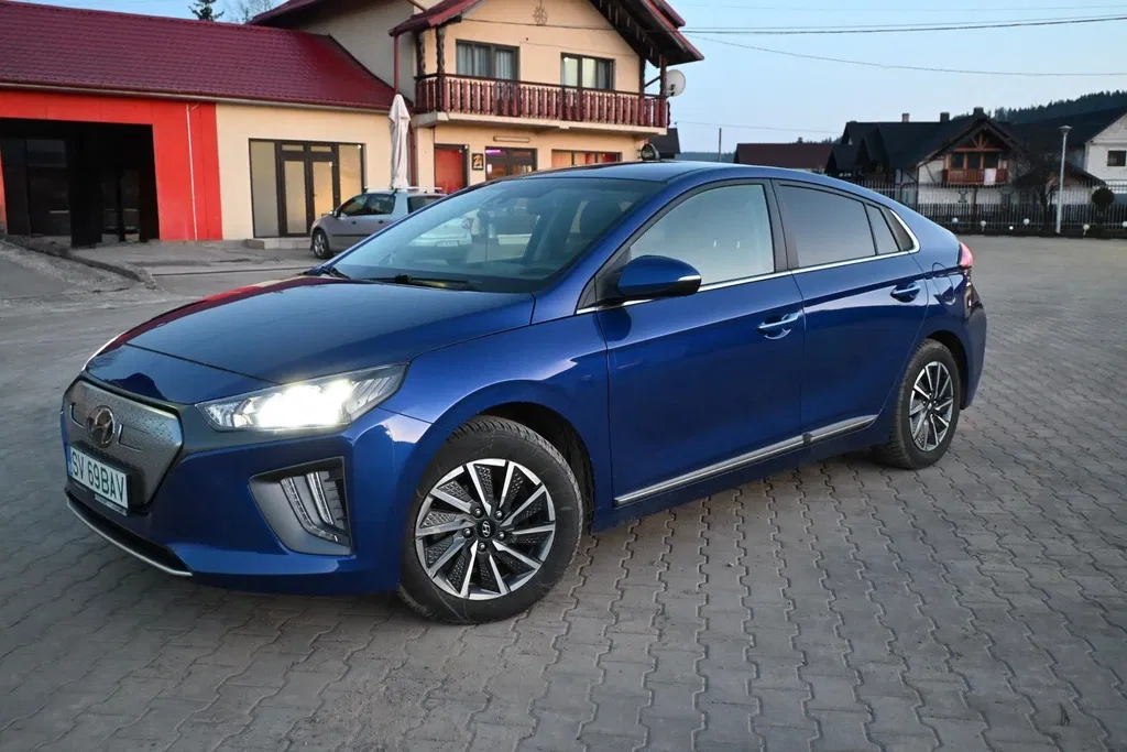 Fotografie: 2021 Hyundai Ioniq