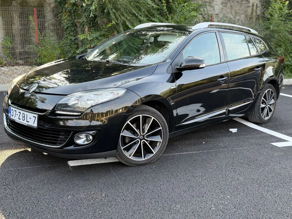 Fotografie: 2012 Renault Megane