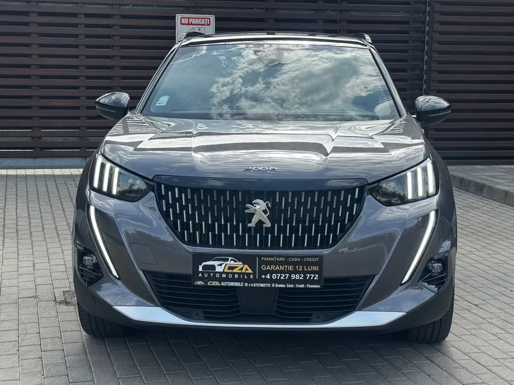 Fotografie: 2023 Peugeot 2008