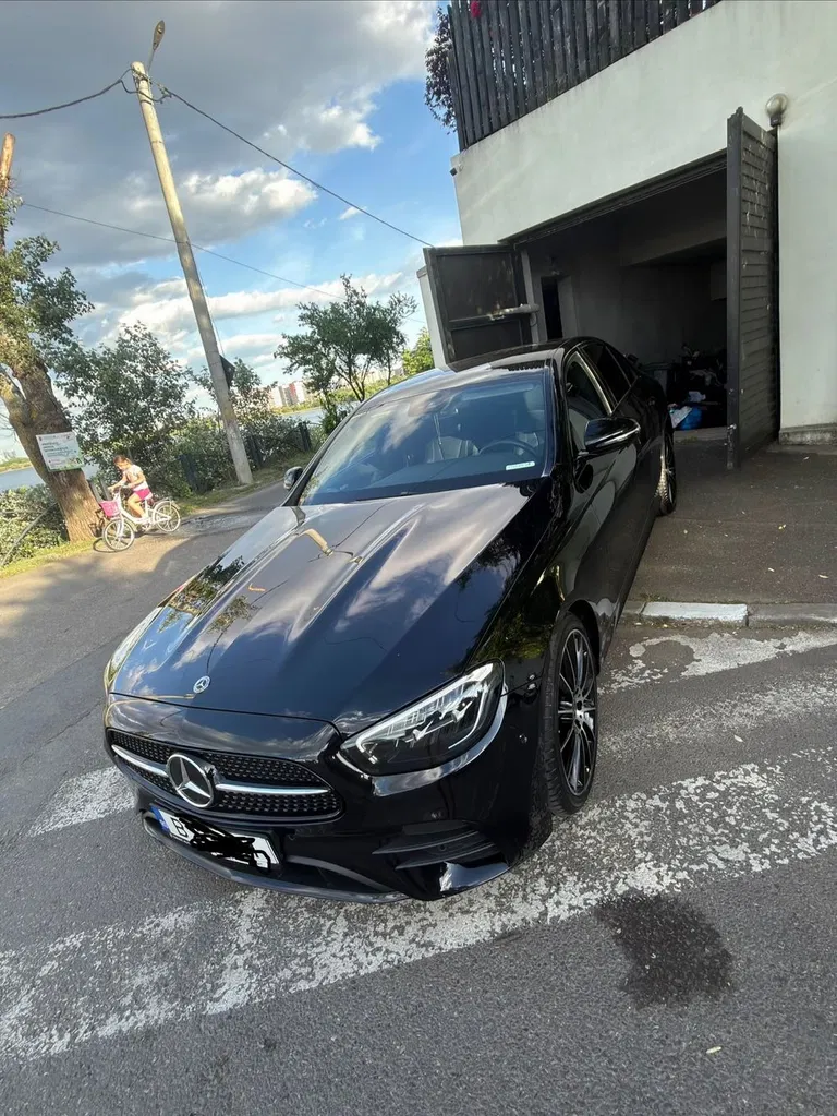 Fotografie: 2023 Mercedes-Benz E Class