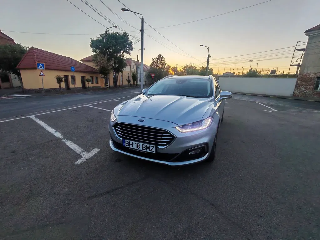 Fotografie: 2019 Ford Mondeo