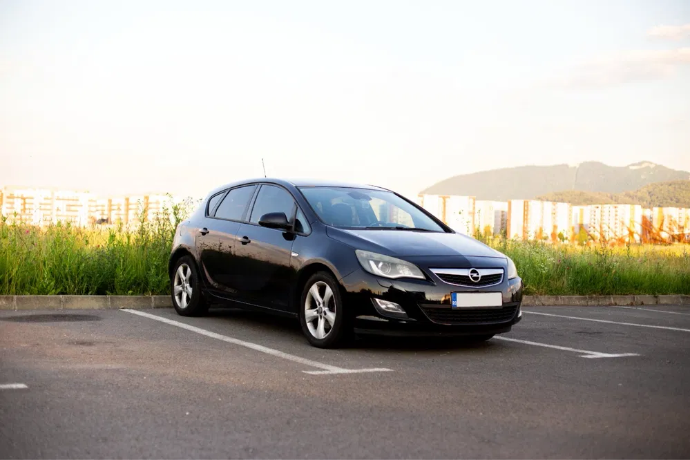 Fotografie: 2010 Opel Astra