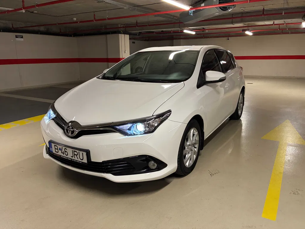 Fotografie: 2015 Toyota Auris