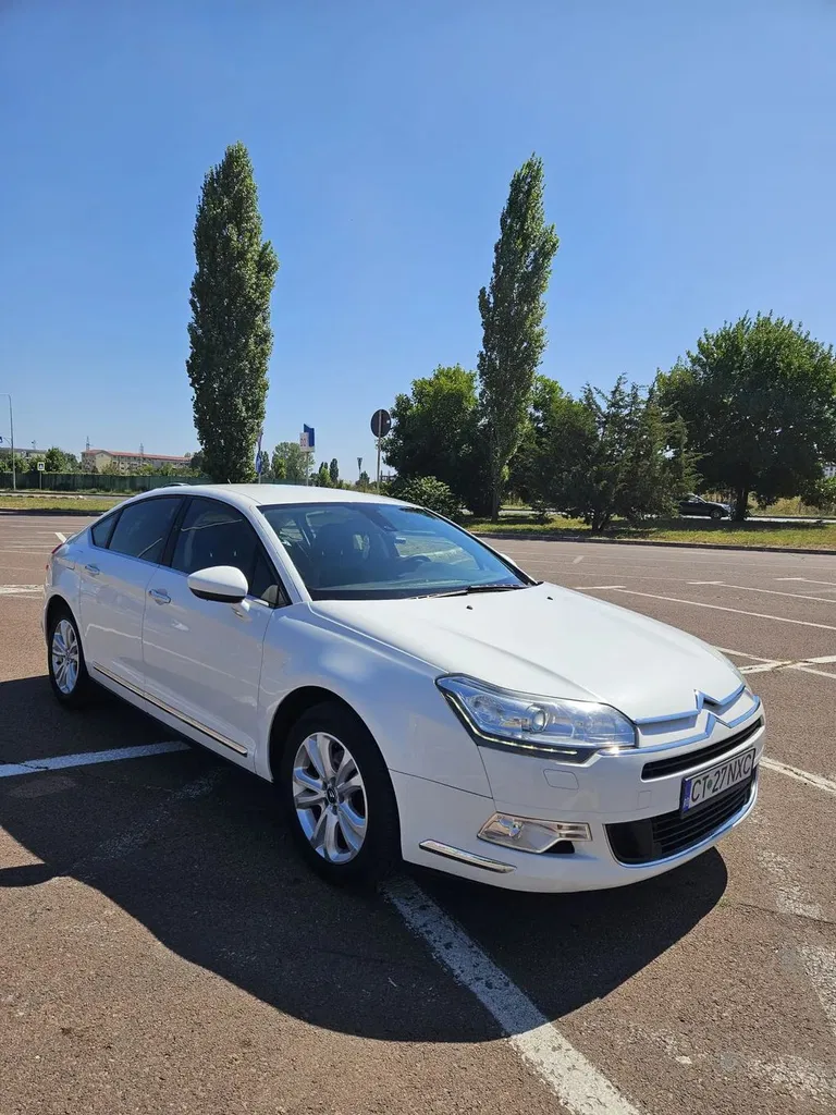 Fotografie: 2011 Citroen C5