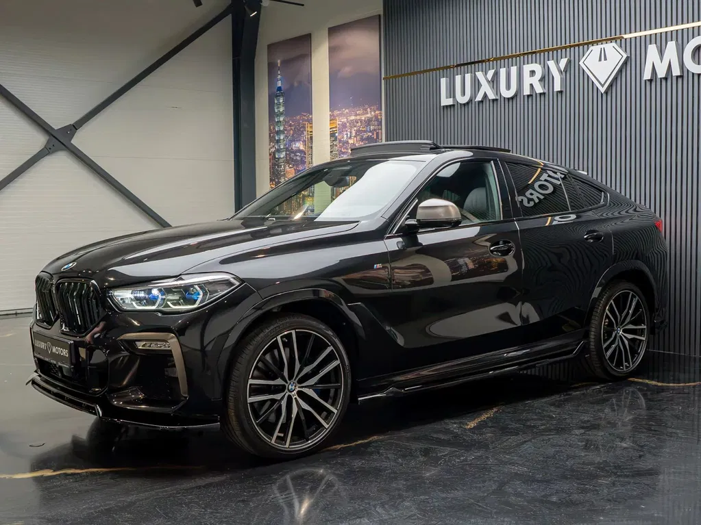 Fotografie: 2021 BMW X6 M