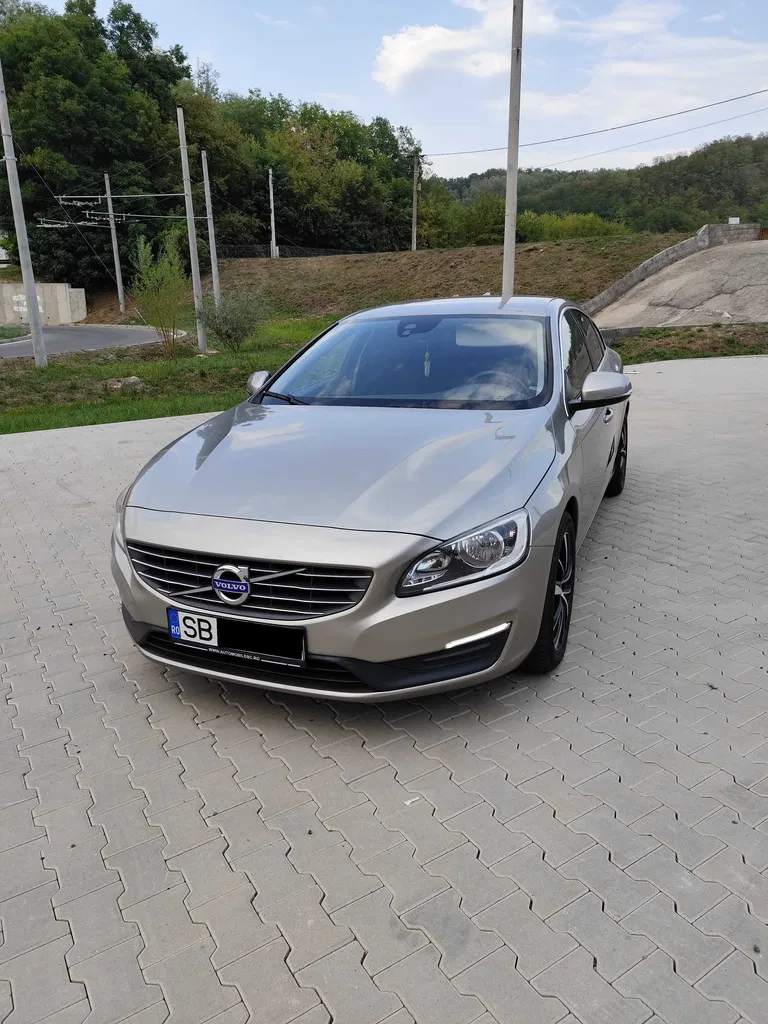 Fotografie: 2016 Volvo S60