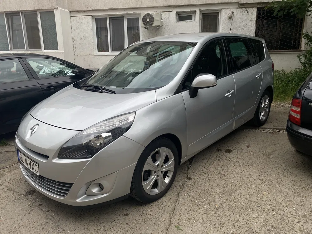 Fotografie: 2011 Renault Grand Scenic