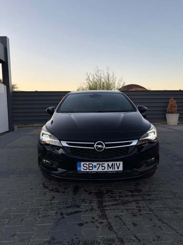 Fotografie: 2019 Opel Astra