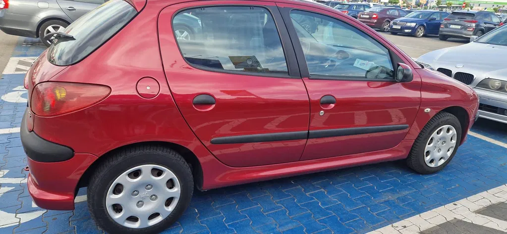 Fotografie: 2007 Peugeot 206