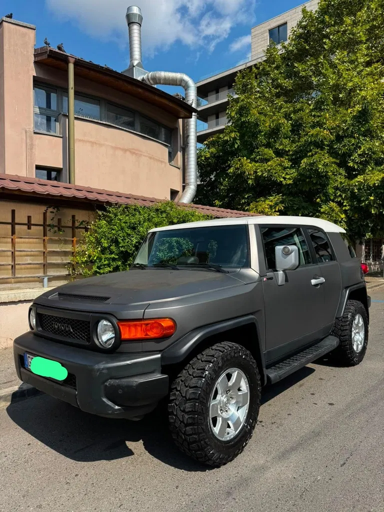 Fotografie: 2010 Toyota FJ