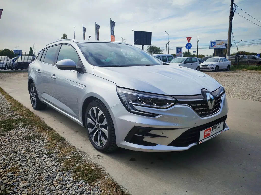 Fotografie: 2023 Renault Megane