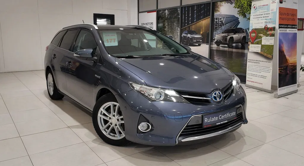 Fotografie: 2015 Toyota Auris