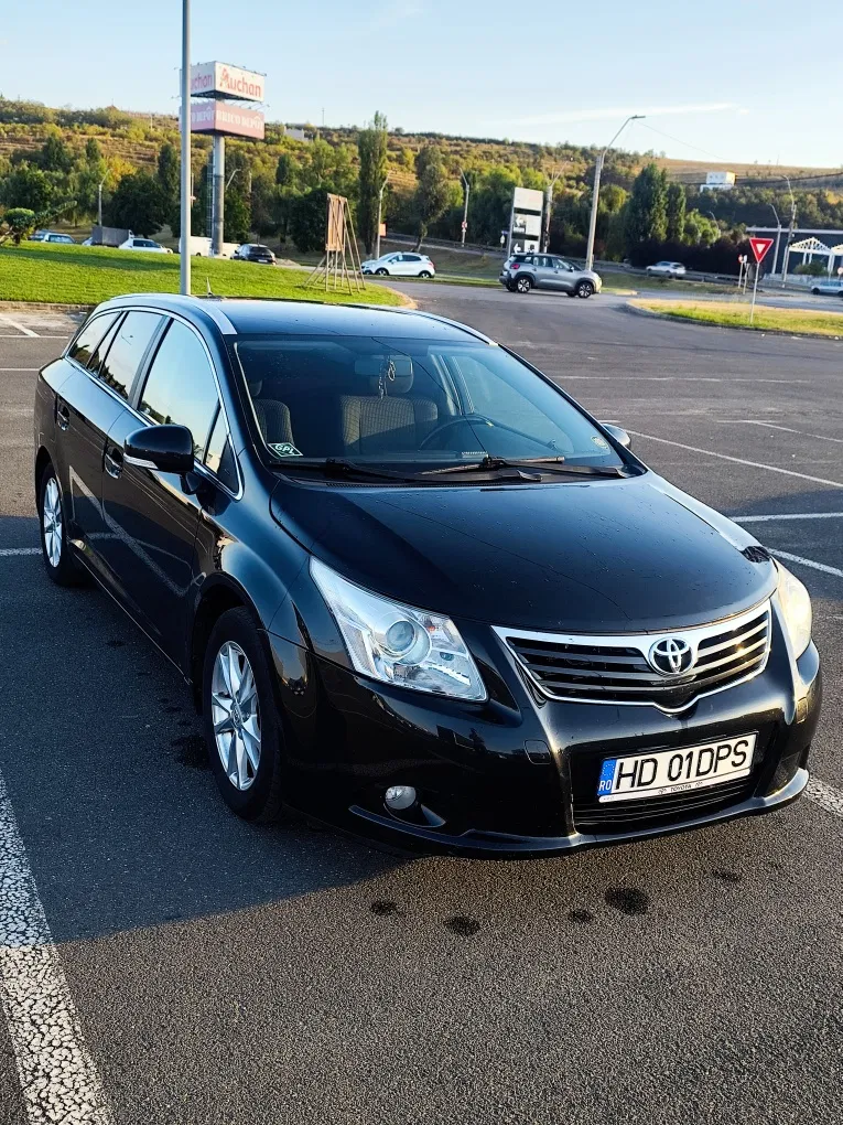 Fotografie: 2011 Toyota Avensis