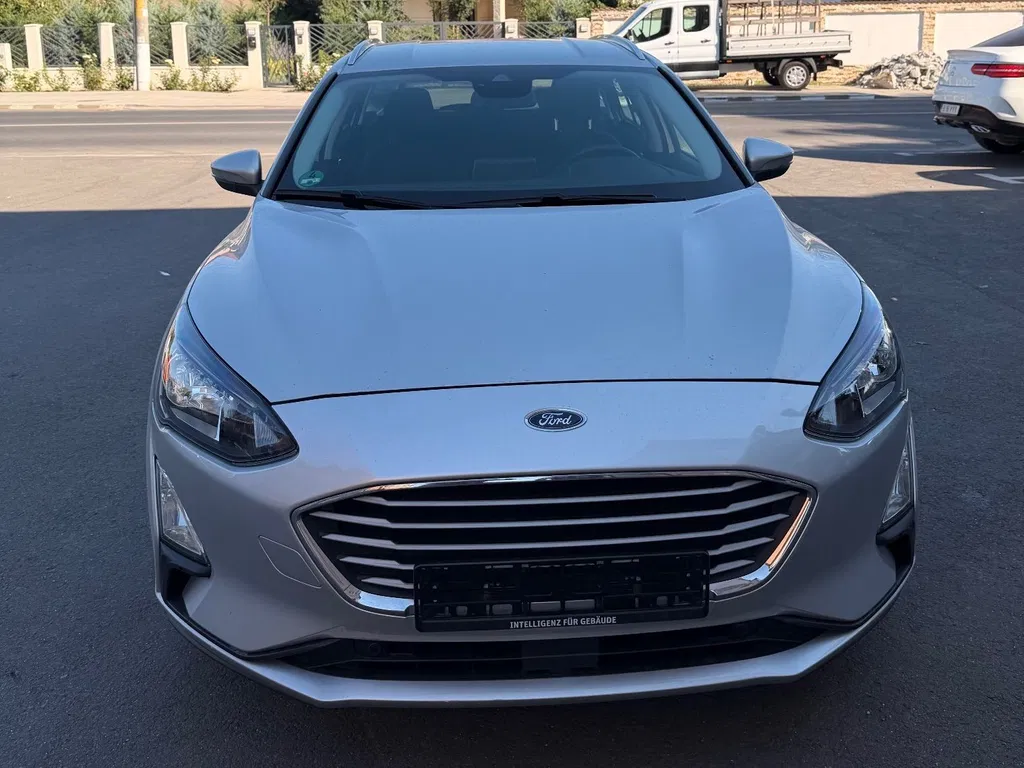 Fotografie: 2022 Ford Focus