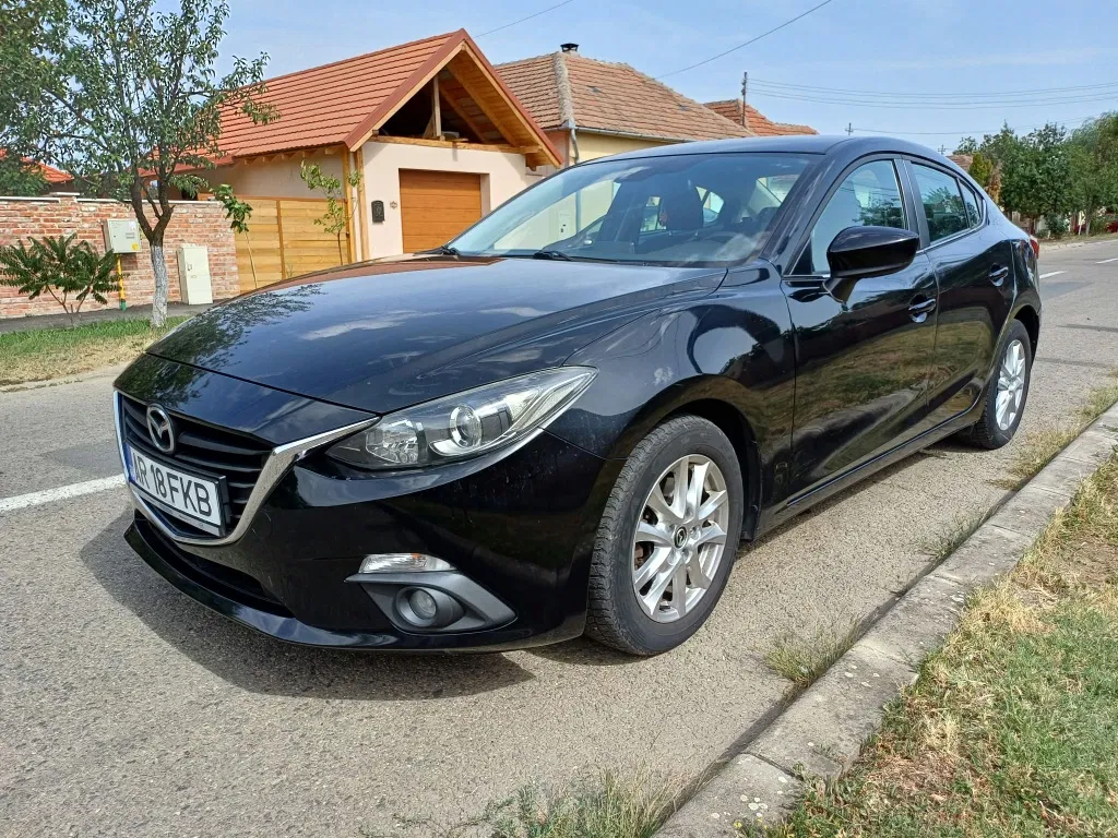 Fotografie: 2015 Mazda 3