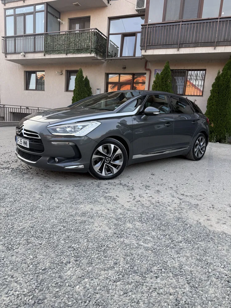 Fotografie: 2012 Citroen DS5