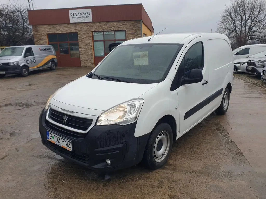 Fotografie: 2018 Peugeot Partner