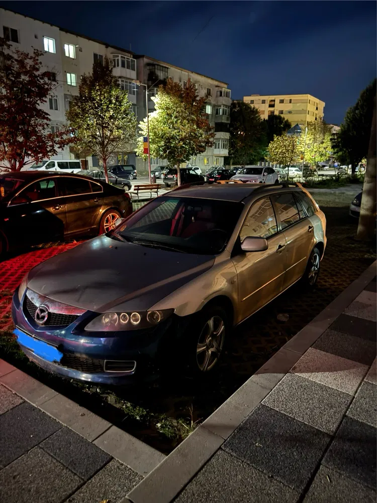 Fotografie: 2004 Mazda 6