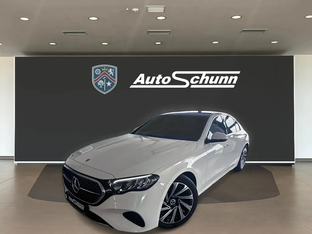 Fotografie: 2023 Mercedes-Benz E Class