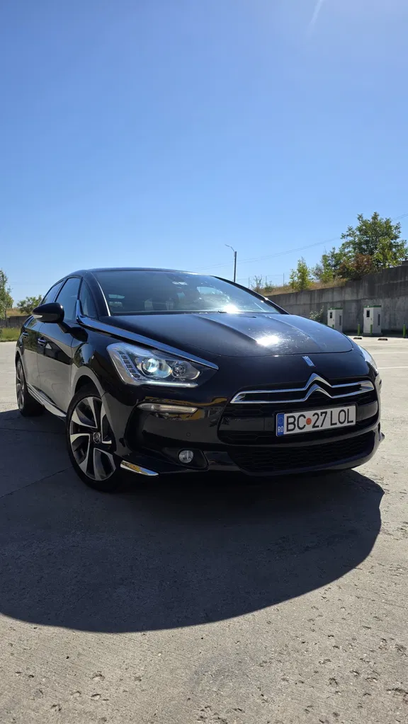 Fotografie: 2012 Citroen DS5