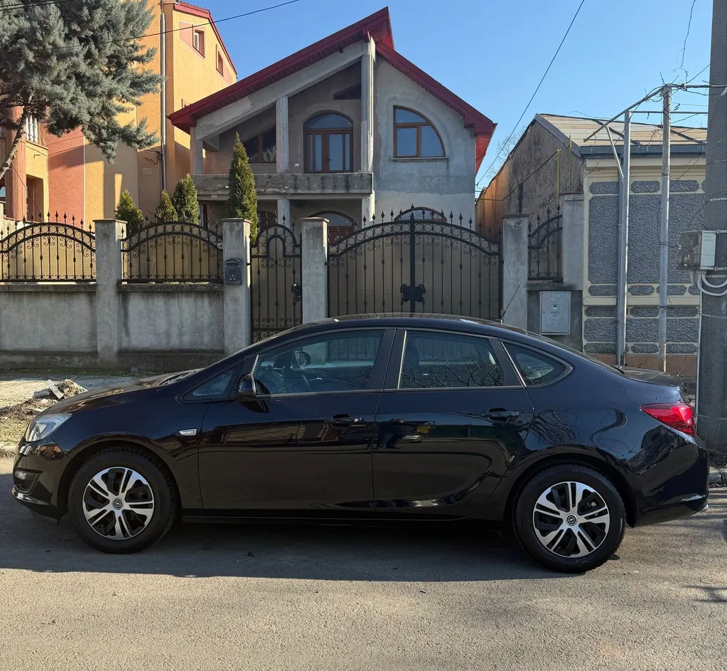 Fotografie: 2018 Opel Astra
