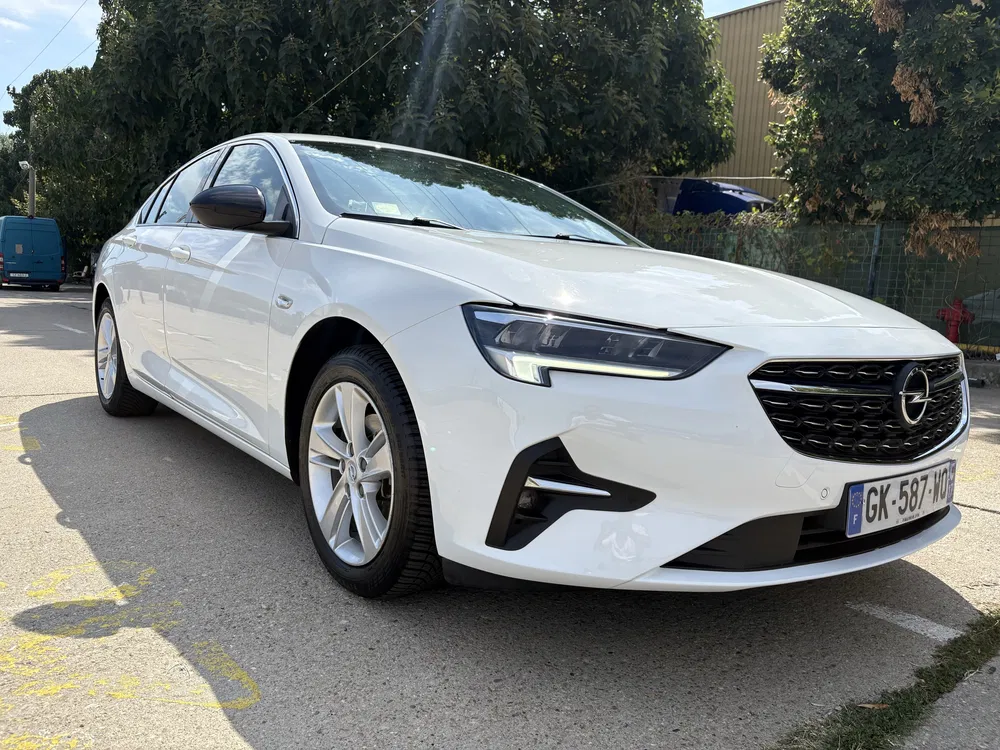 Fotografie: 2023 Opel Insignia