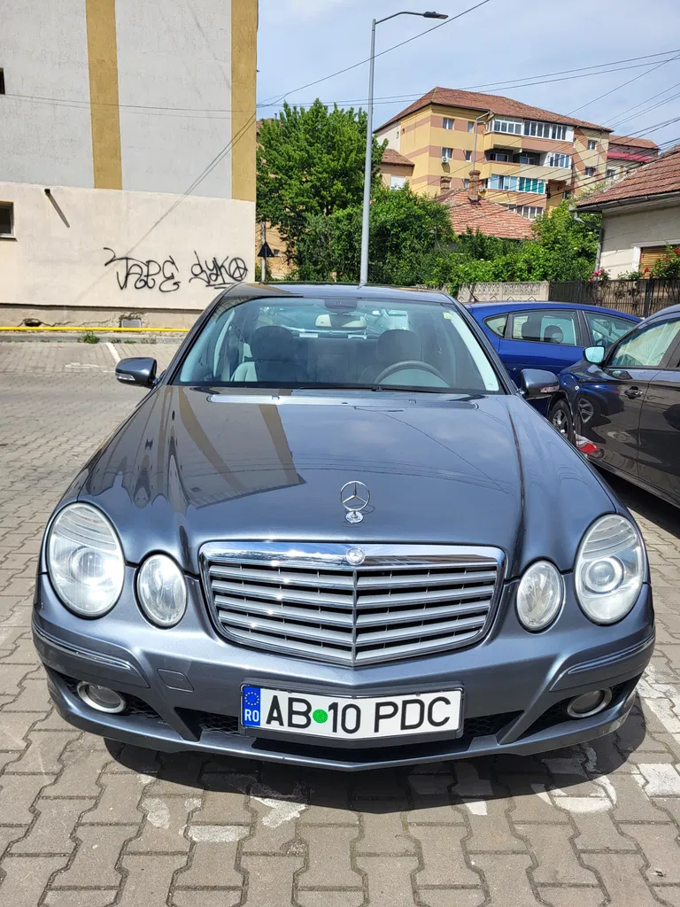 Fotografie: 2007 Mercedes-Benz E Class
