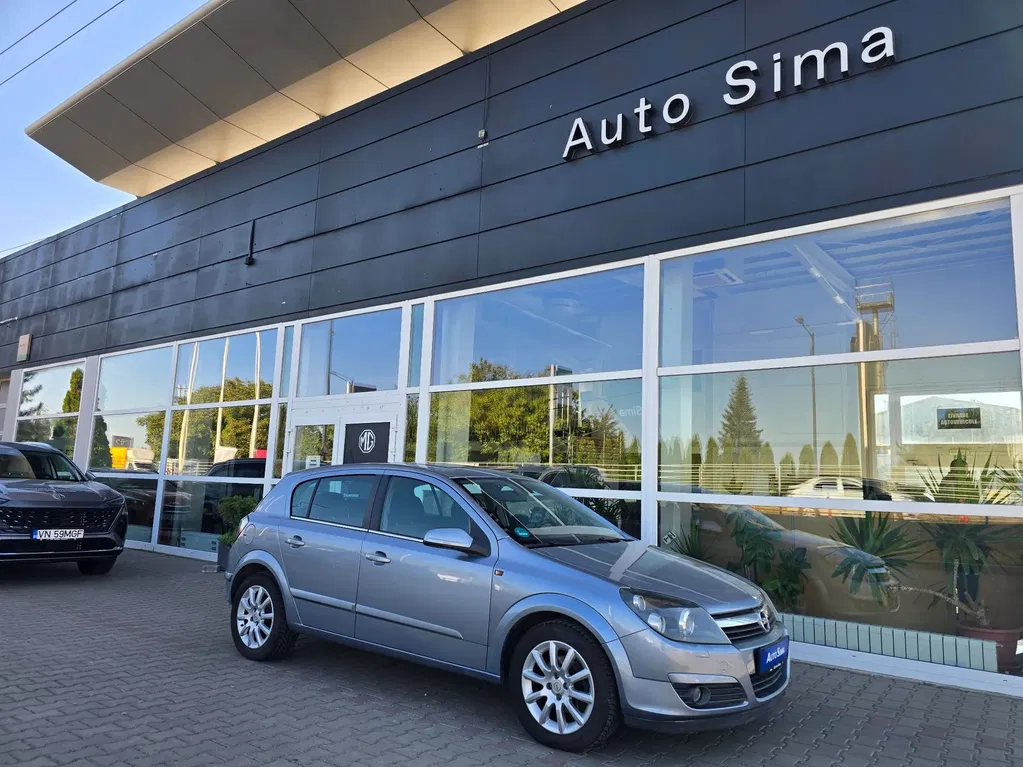Fotografie: 2005 Opel Astra