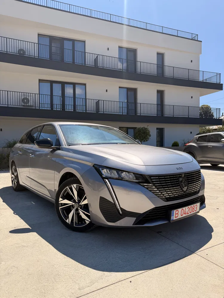 Fotografie: 2022 Peugeot 308