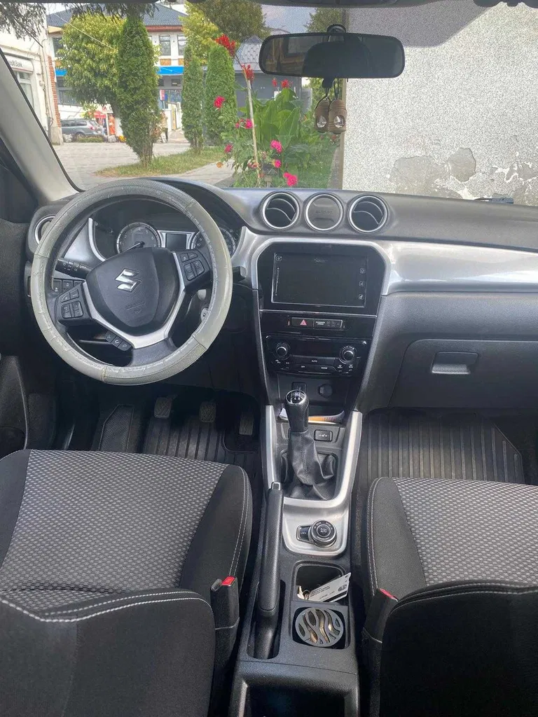 Fotografie: 2018 Suzuki Vitara