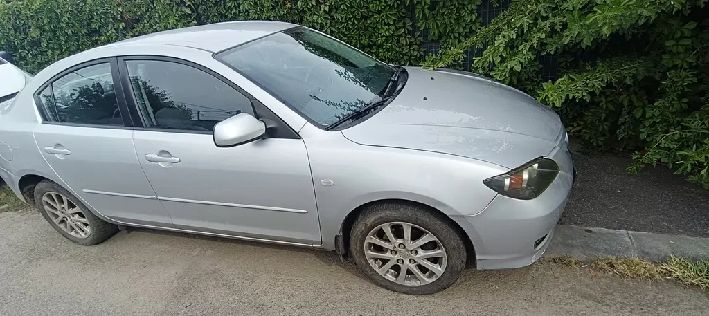 Fotografie: 2008 Mazda 3