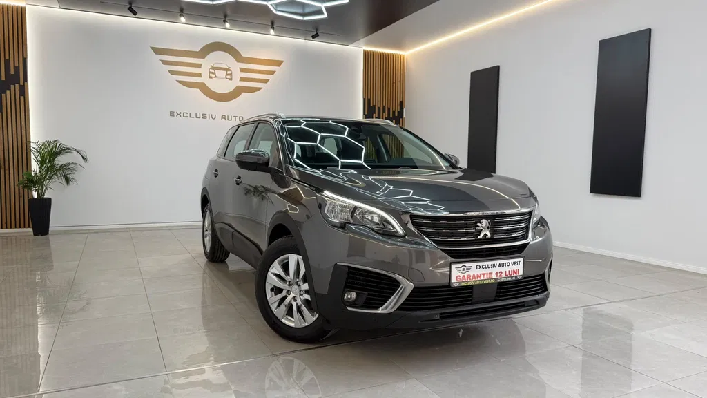Fotografie: 2017 Peugeot 5008