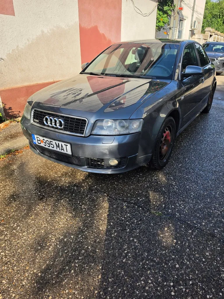 Fotografie: 2004 Audi A4 Limuzina
