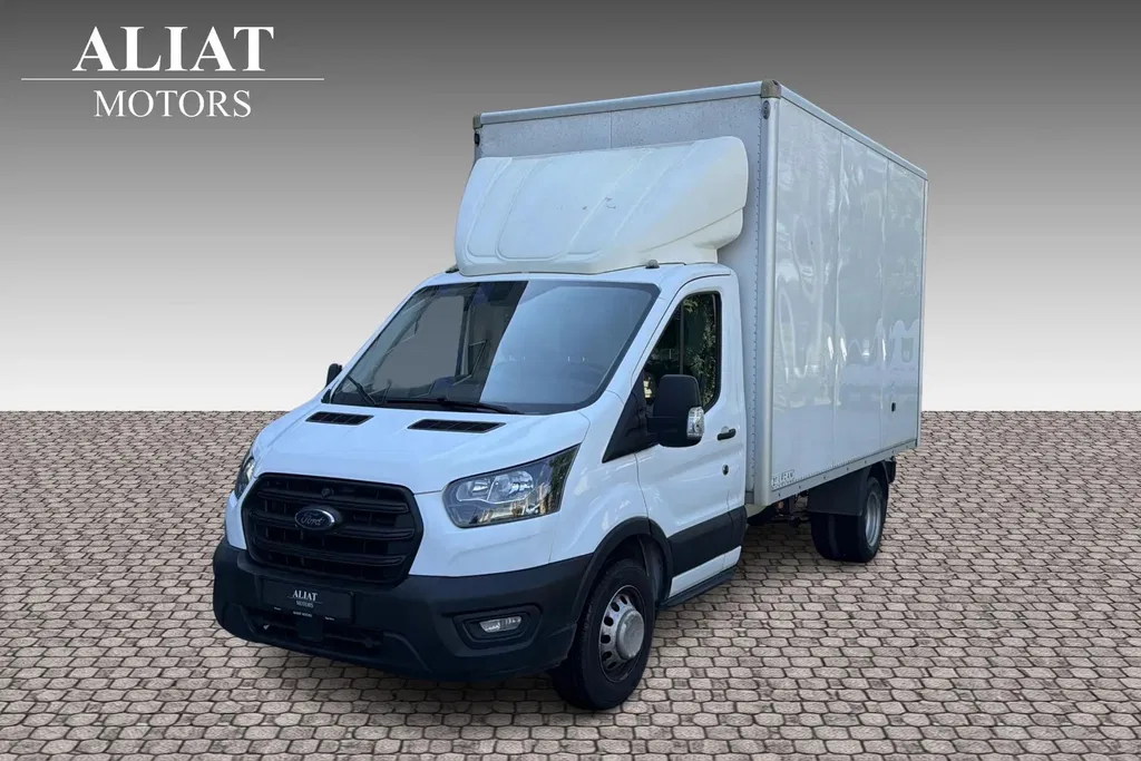 Fotografie: 2021 Ford Transit