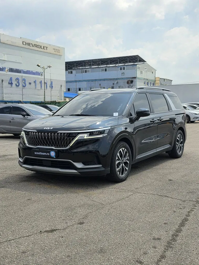 Fotografie: 2023 Kia Carnival