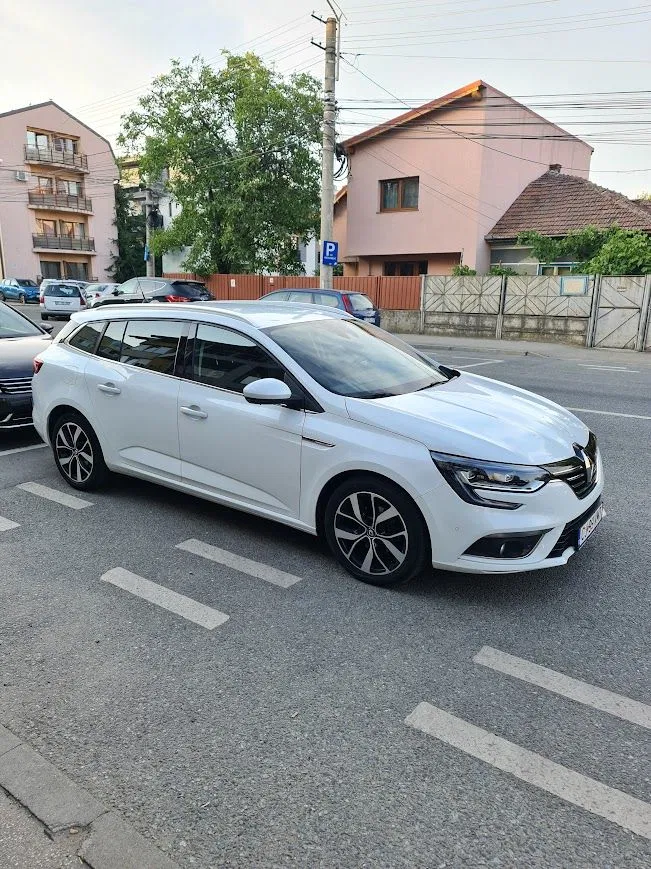 Fotografie: 2019 Renault Megane