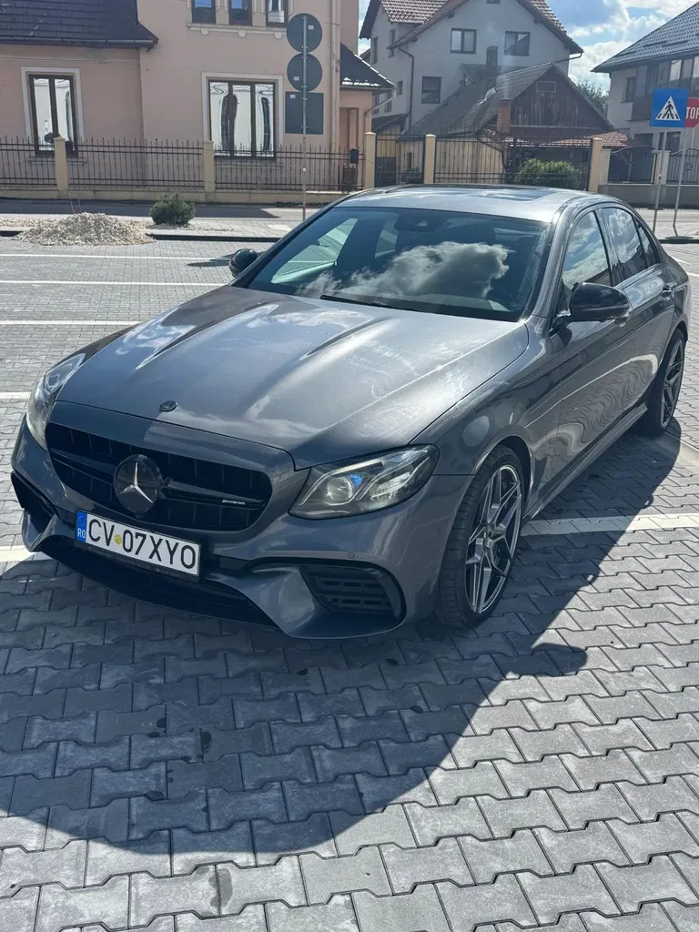 Fotografie: 2019 Mercedes-Benz E Class