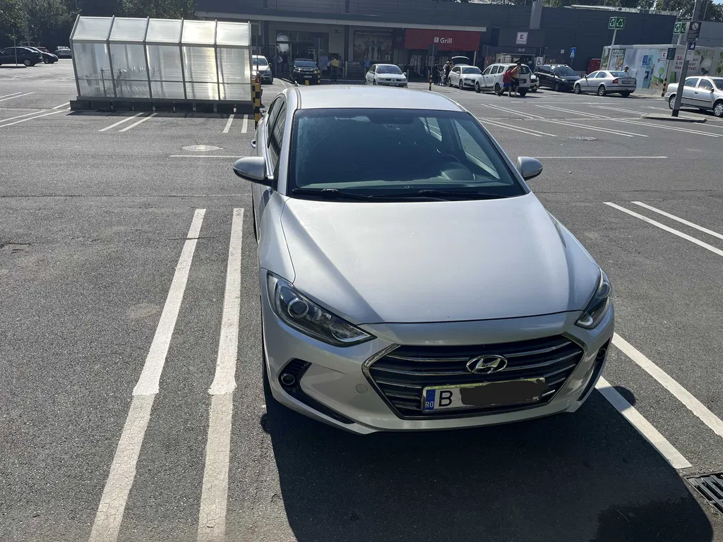 Fotografie: 2018 Hyundai Elantra