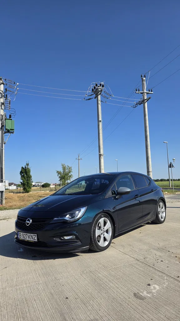Fotografie: 2015 Opel Astra