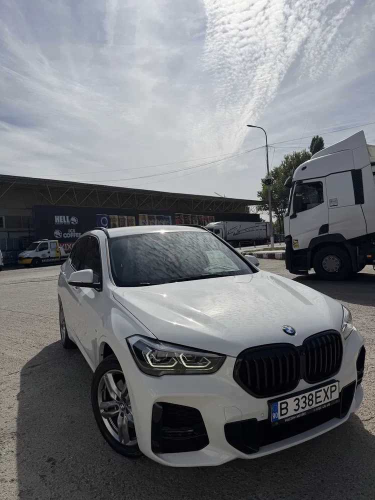 Fotografie: 2020 BMW X1
