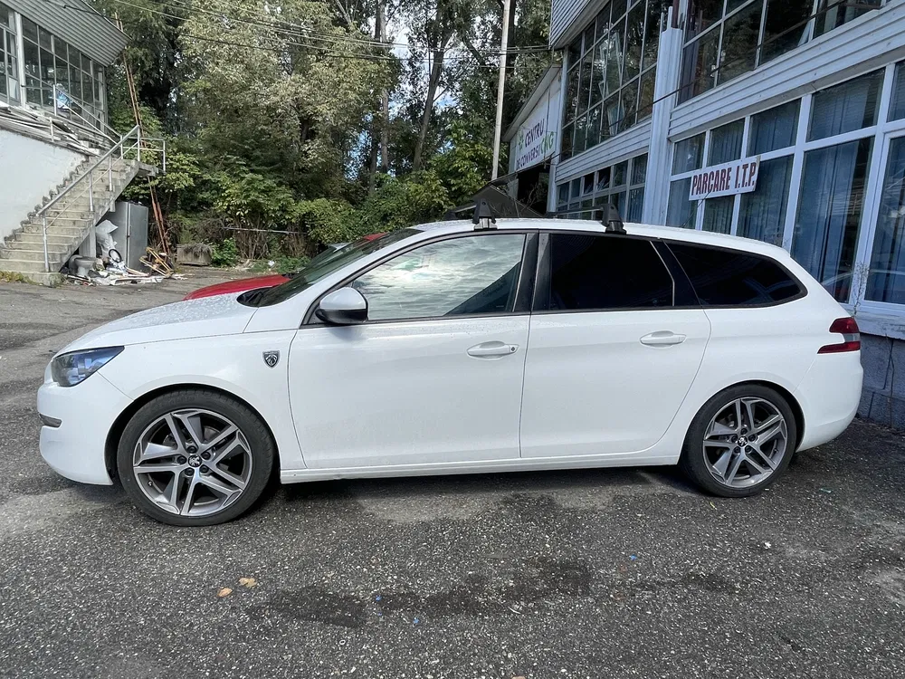 Fotografie: 2016 Peugeot 308